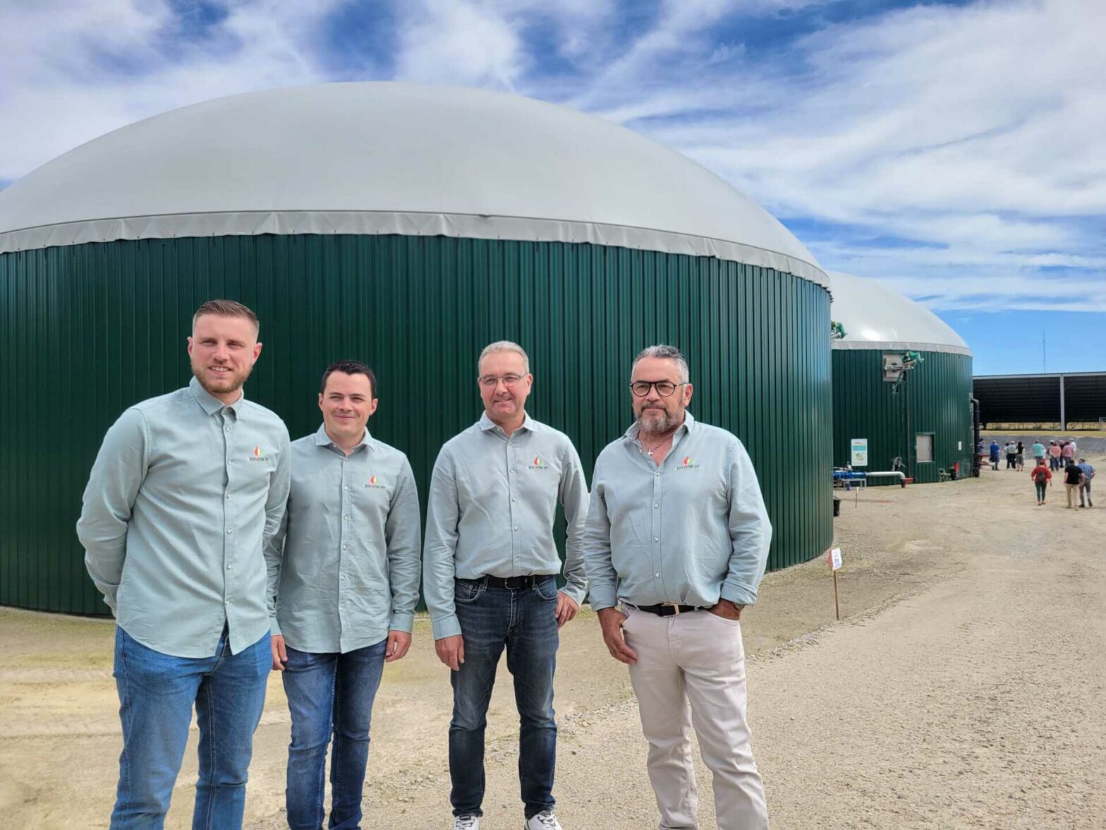 De gauche à droite : Anthony Corbineau et Teddy Verdon, exploitants agricoles, Nicolas Corbineau et Dominique Verdon, respectivement directeur et président de la SAS Agesy Methavert.