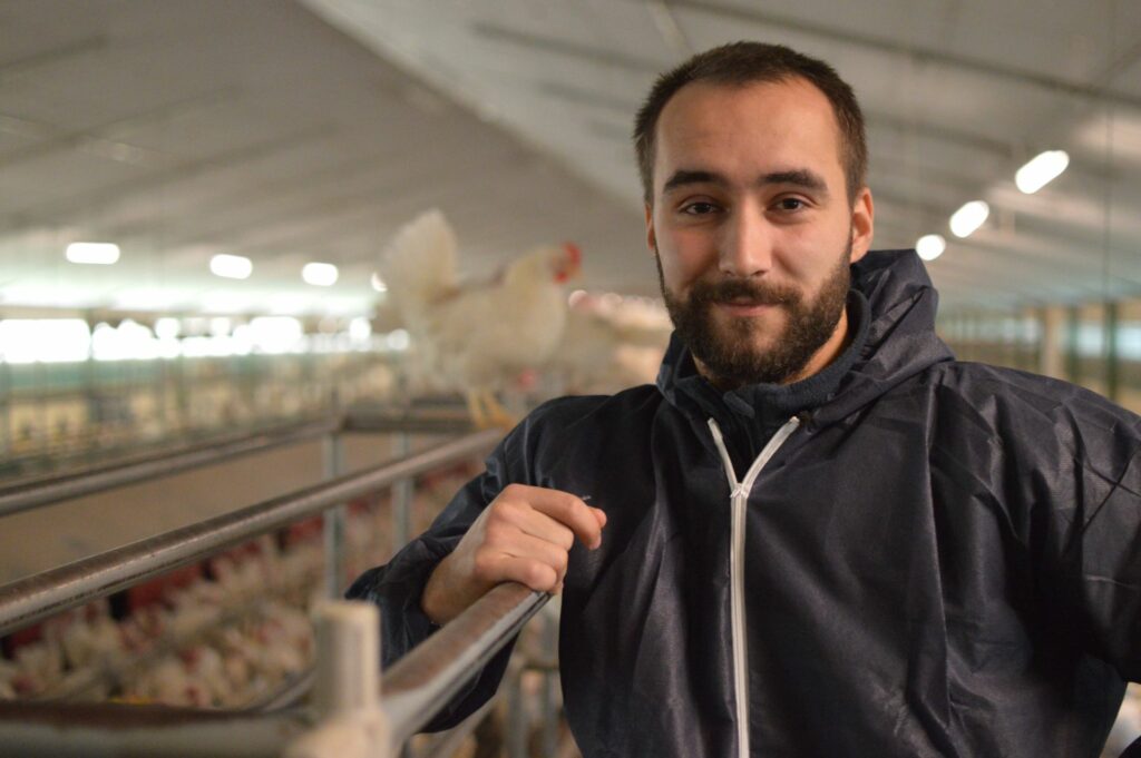 Aubin Desèvres, éleveur de poules pondeuses à Bressuire (79)