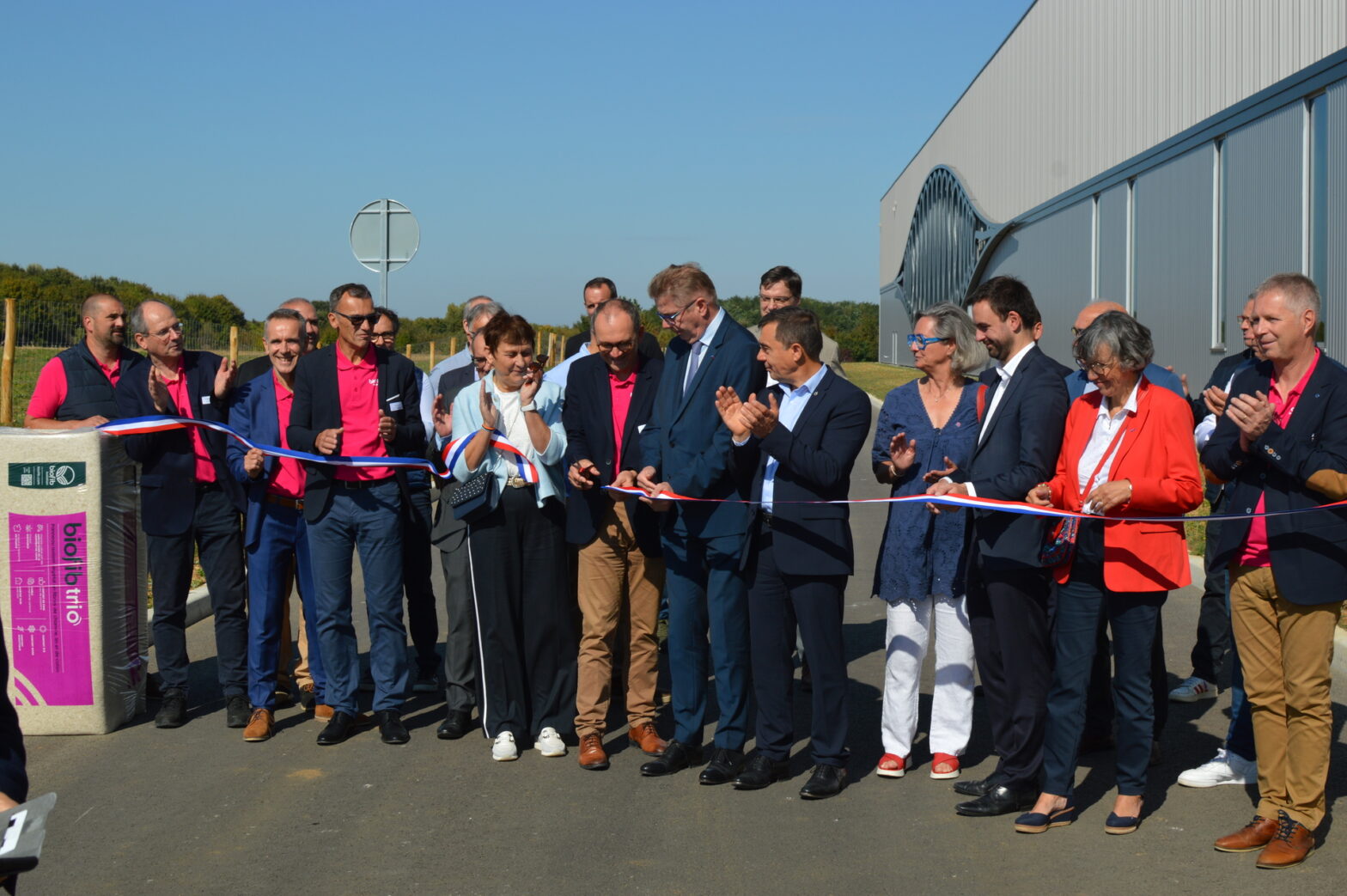 Inauguration officielle de la nouvelle usine Cavac Biomatériaux, le vendredi 20 septembre 2024 à Sainte-Hermine, en présence notamment de Brigitte Hybert, présidente de la Communauté de communes Sud Vendée littoral ; Lydie Bernard, vice-présidente de la Région des Pays de la Loire en charge de l’agriculture et de l’agroalimentaire ; Alain Leboeuf, président du Département de la Vendée et Gérard Gavory, préfet de la Vendée.